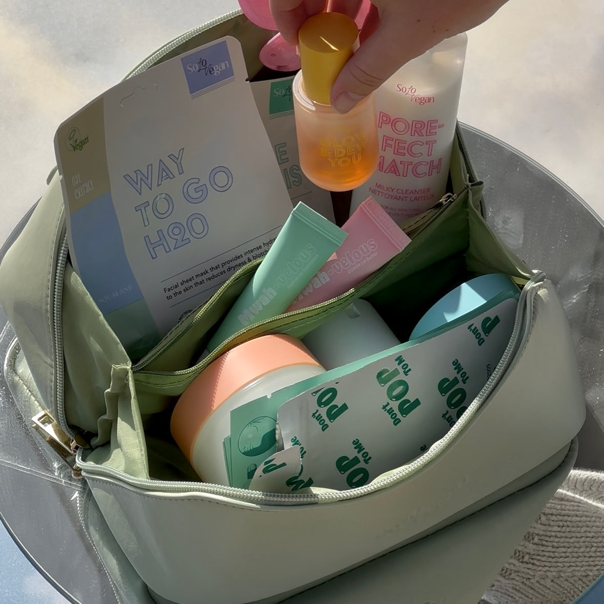 SoloVegan Elevated Green Skincare Bag